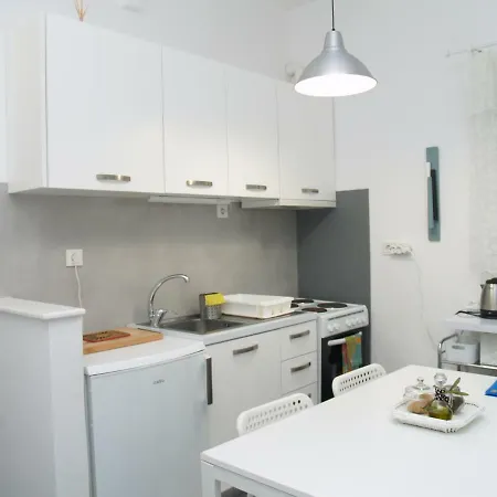 Newly Renovated In Kolonaki Апартаменты Афины